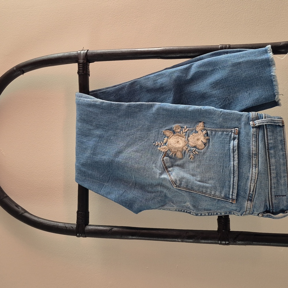 Abercrombie & Fitch jeans with embroidery - Picture 6 of 17